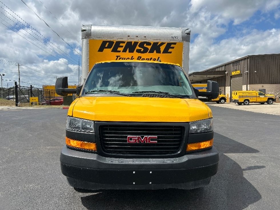 Light Duty Box Truck-Light and Medium Duty Trucks-GMC-2022-Savana G33903-Kansas City-MO-73,267\n\t\tmiles-$ 34,500 - Image 2