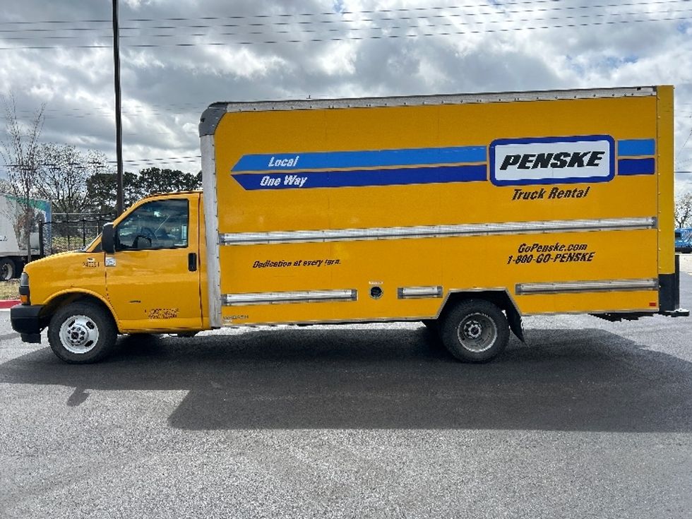 Light Duty Box Truck-Light and Medium Duty Trucks-GMC-2022-Savana G33903-Kansas City-MO-73,267\n\t\tmiles-$ 34,500 - Image 4