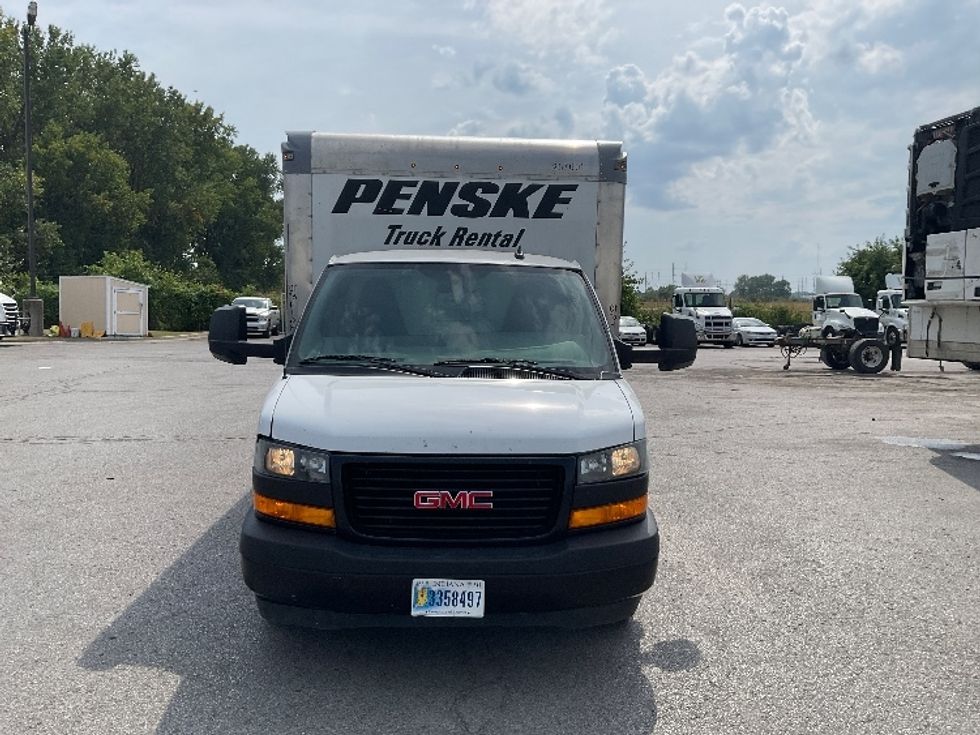 Light Duty Box Truck-Light and Medium Duty Trucks-GMC-2022-Savana G33903-Kansas City-MO-91,992\n\t\tmiles-$ 34,750 - Image 2