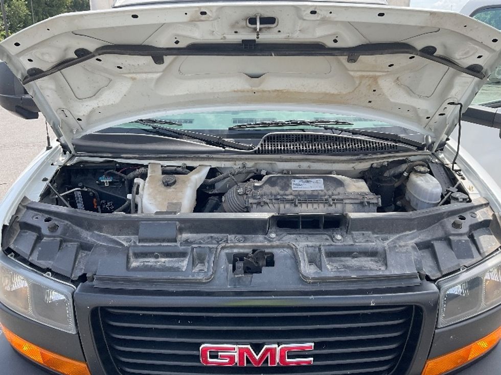 Light Duty Box Truck-Light and Medium Duty Trucks-GMC-2022-Savana G33903-Kansas City-MO-91,992\n\t\tmiles-$ 34,750 - Image 22