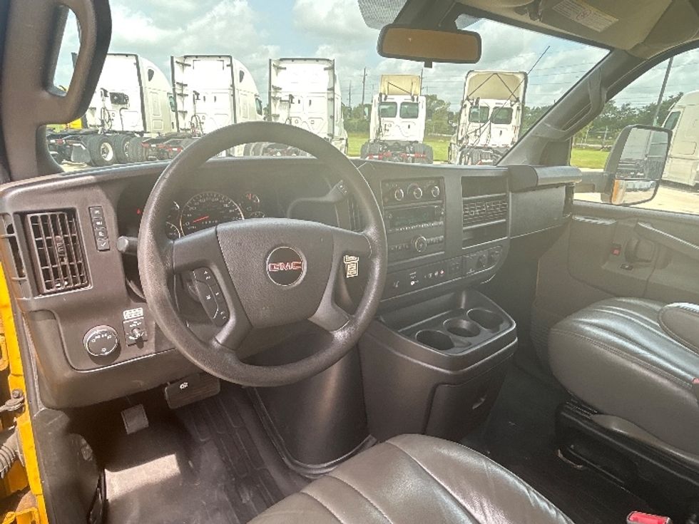 Light Duty Box Truck-Light and Medium Duty Trucks-GMC-2022-Savana G33903-Katy-TX-102,497\n\t\tmiles-$ 28,500 - Image 17