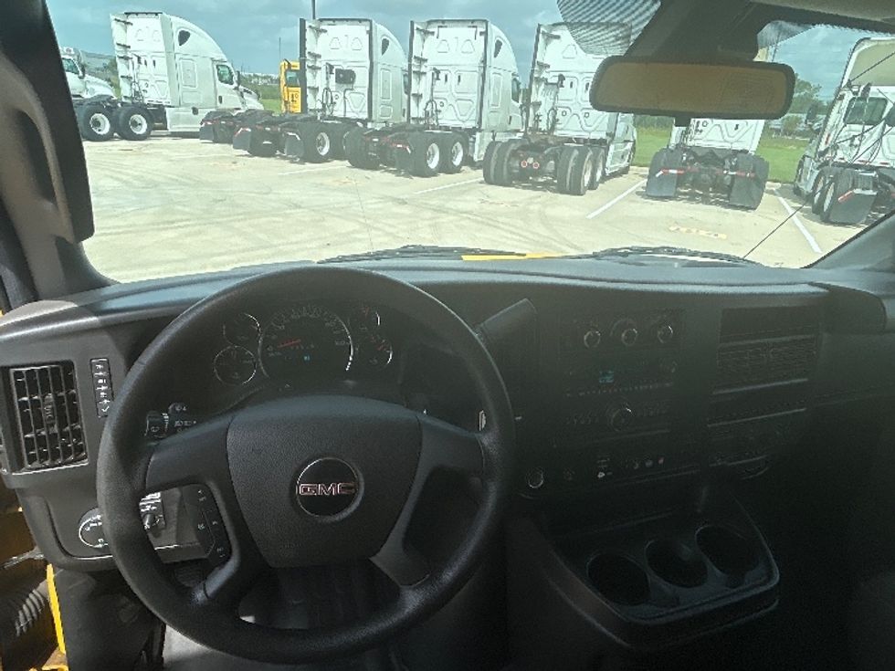 Light Duty Box Truck-Light and Medium Duty Trucks-GMC-2022-Savana G33903-Katy-TX-102,497\n\t\tmiles-$ 28,500 - Image 18