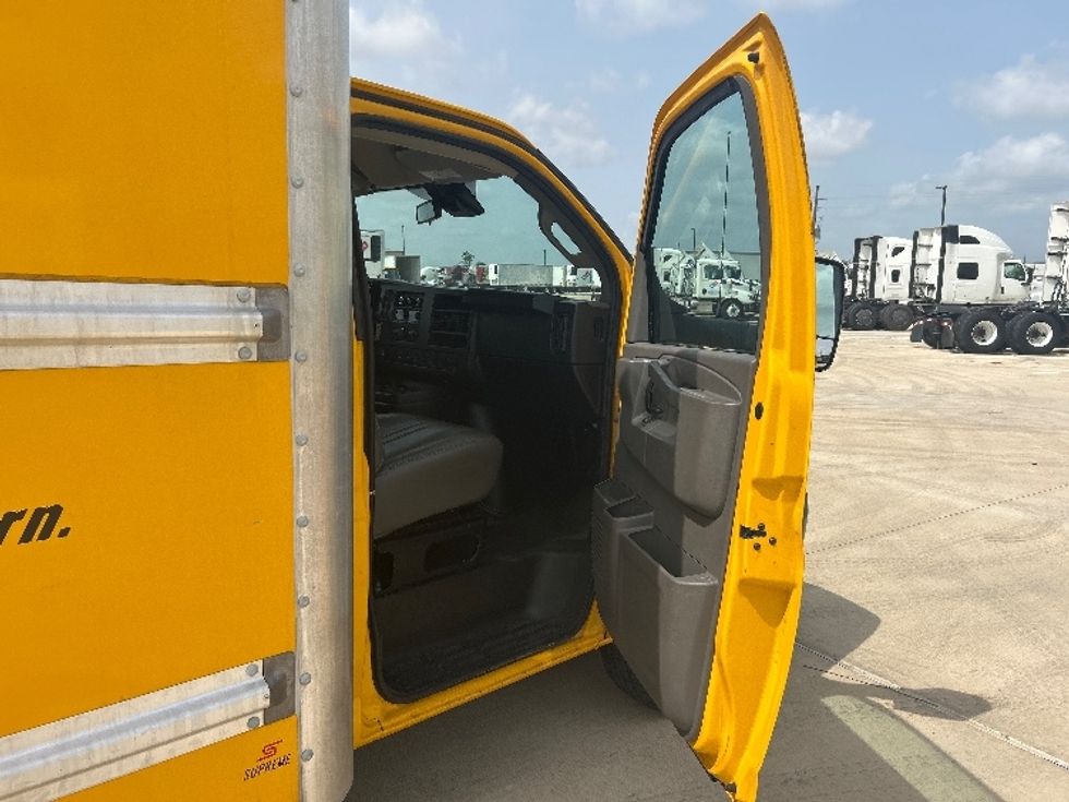 Light Duty Box Truck-Light and Medium Duty Trucks-GMC-2022-Savana G33903-Katy-TX-102,497\n\t\tmiles-$ 28,500 - Image 20
