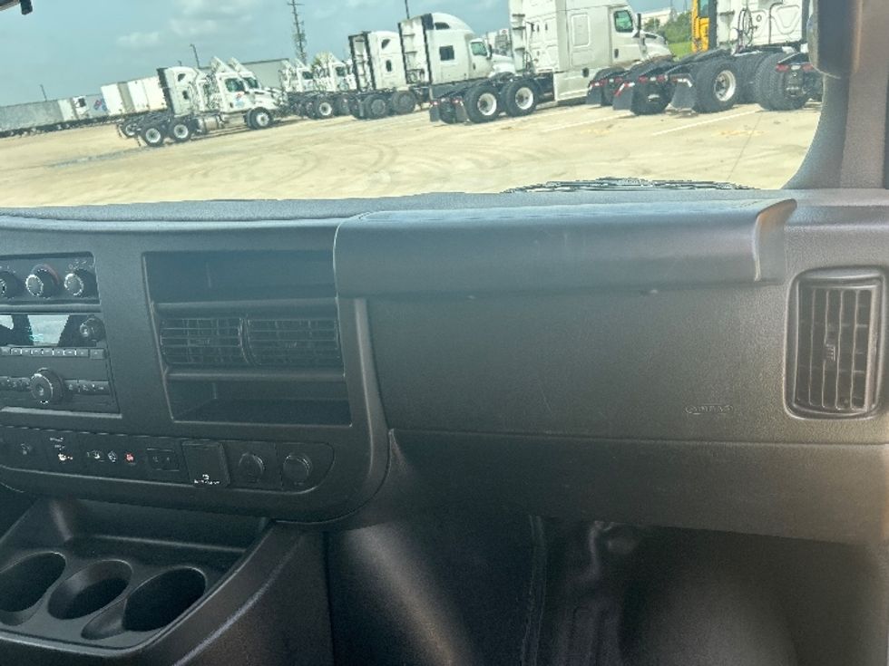 Light Duty Box Truck-Light and Medium Duty Trucks-GMC-2022-Savana G33903-Katy-TX-102,497\n\t\tmiles-$ 28,500 - Image 21