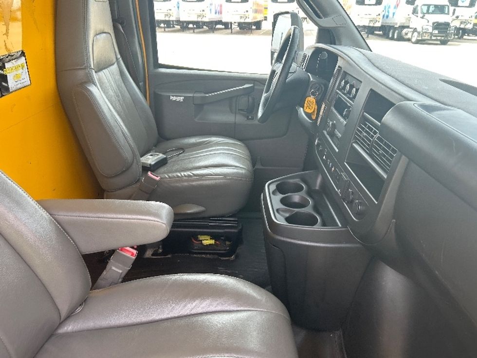 Light Duty Box Truck-Light and Medium Duty Trucks-GMC-2022-Savana G33903-Katy-TX-102,497\n\t\tmiles-$ 28,500 - Image 22