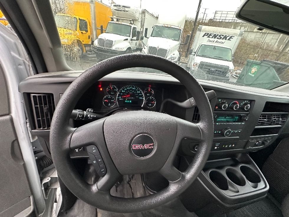 Light Duty Box Truck-Light and Medium Duty Trucks-GMC-2022-Savana G33903-Kearny-NJ-15,875\n\t\tmiles-$ 44,000 - Image 16