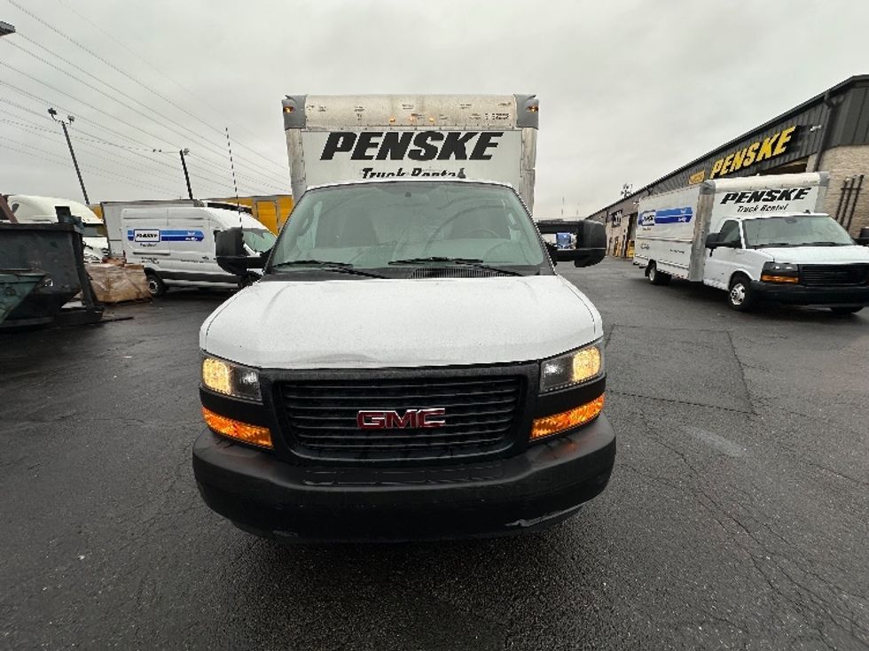 Light Duty Box Truck-Light and Medium Duty Trucks-GMC-2022-Savana G33903-Kearny-NJ-15,875\n\t\tmiles-$ 44,000 - Image 2