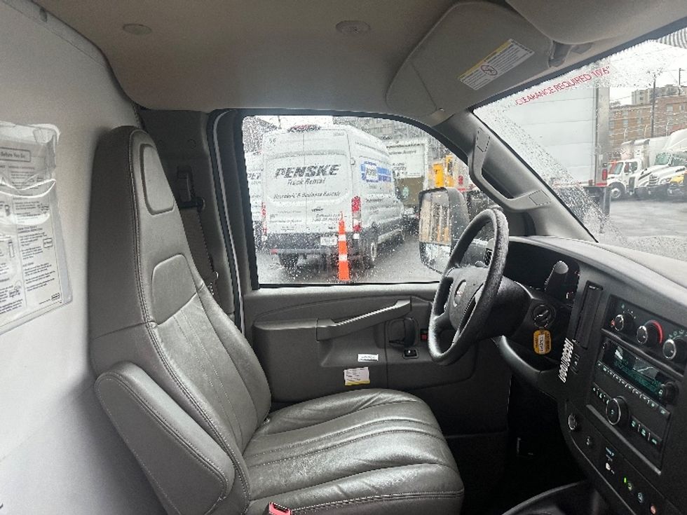 Light Duty Box Truck-Light and Medium Duty Trucks-GMC-2022-Savana G33903-Kearny-NJ-15,875\n\t\tmiles-$ 44,000 - Image 20