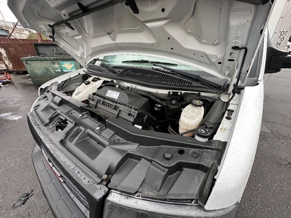 Light Duty Box Truck-Light and Medium Duty Trucks-GMC-2022-Savana G33903-Kearny-NJ-15,875\n\t\tmiles-$ 44,000 - Image 22