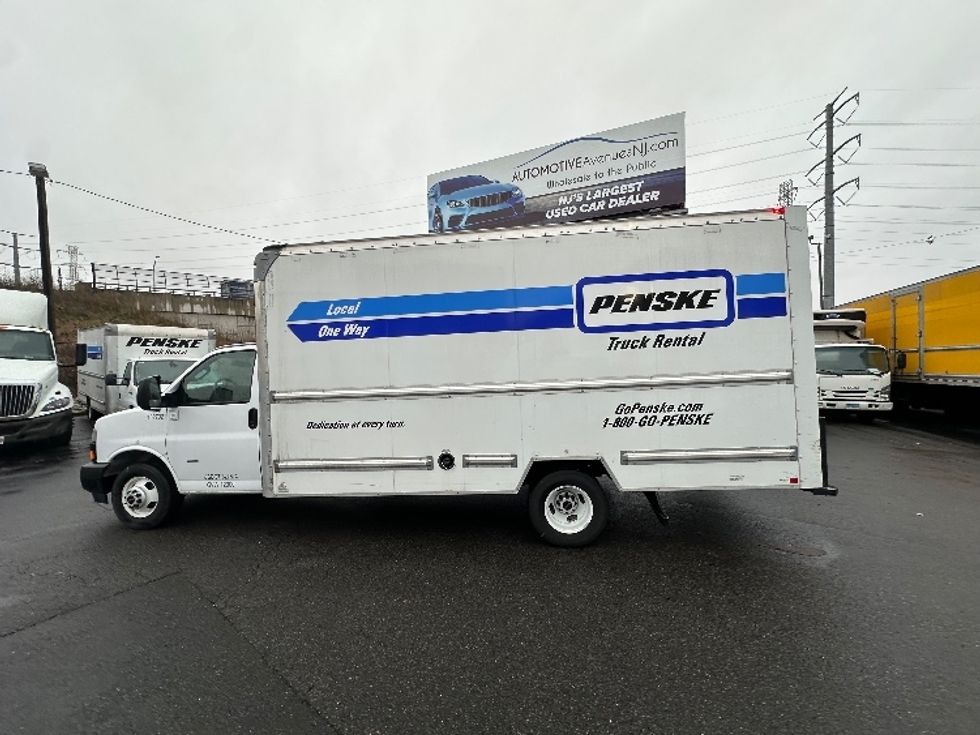 Light Duty Box Truck-Light and Medium Duty Trucks-GMC-2022-Savana G33903-Kearny-NJ-15,875\n\t\tmiles-$ 44,000 - Image 4