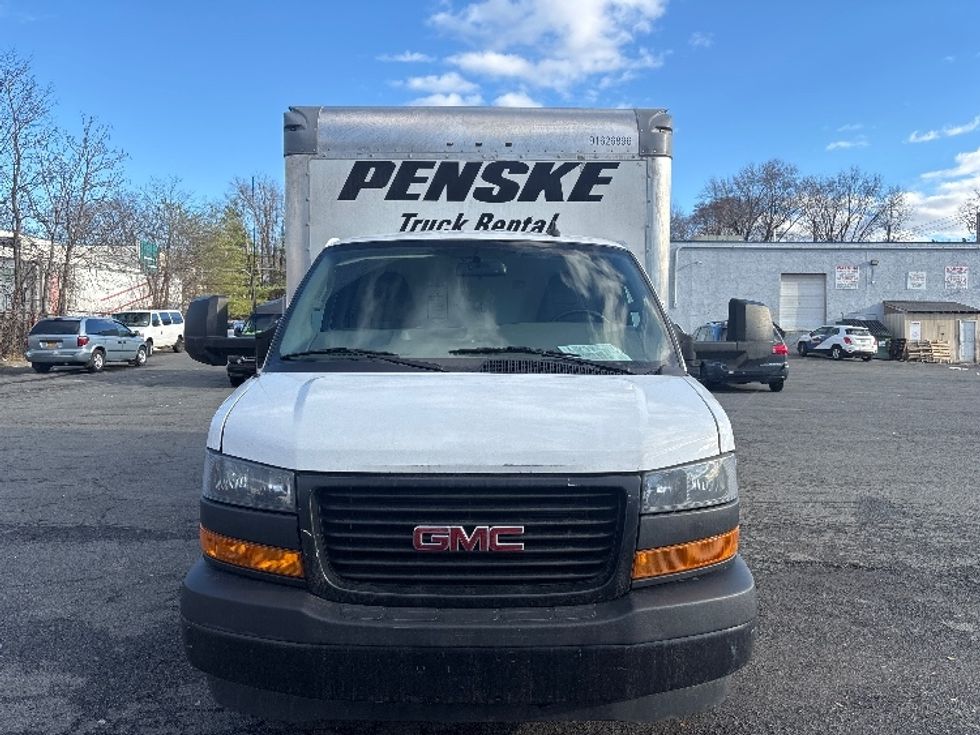 Light Duty Box Truck-Light and Medium Duty Trucks-GMC-2022-Savana G33903-Kearny-NJ-23,042\n\t\tmiles-$ 47,750 - Image 2
