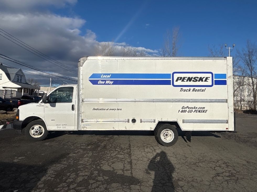 Light Duty Box Truck-Light and Medium Duty Trucks-GMC-2022-Savana G33903-Kearny-NJ-23,042\n\t\tmiles-$ 47,750 - Image 4