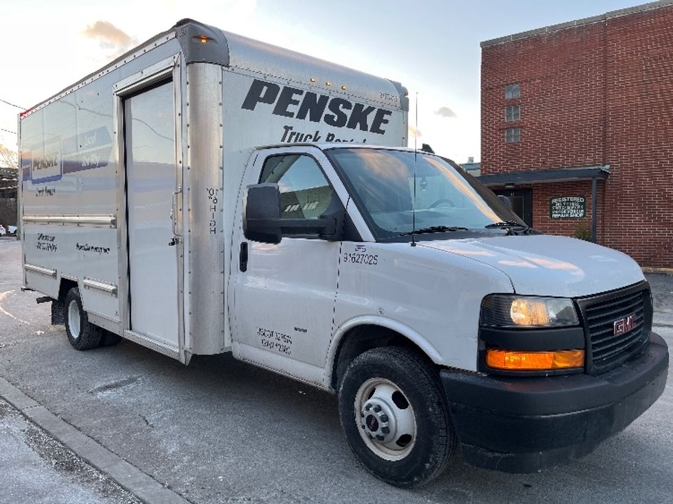 Light Duty Box Truck-Light and Medium Duty Trucks-GMC-2022-Savana G33903-Kearny-NJ-31,038\n\t\tmiles-$ 47,000 - Image 1