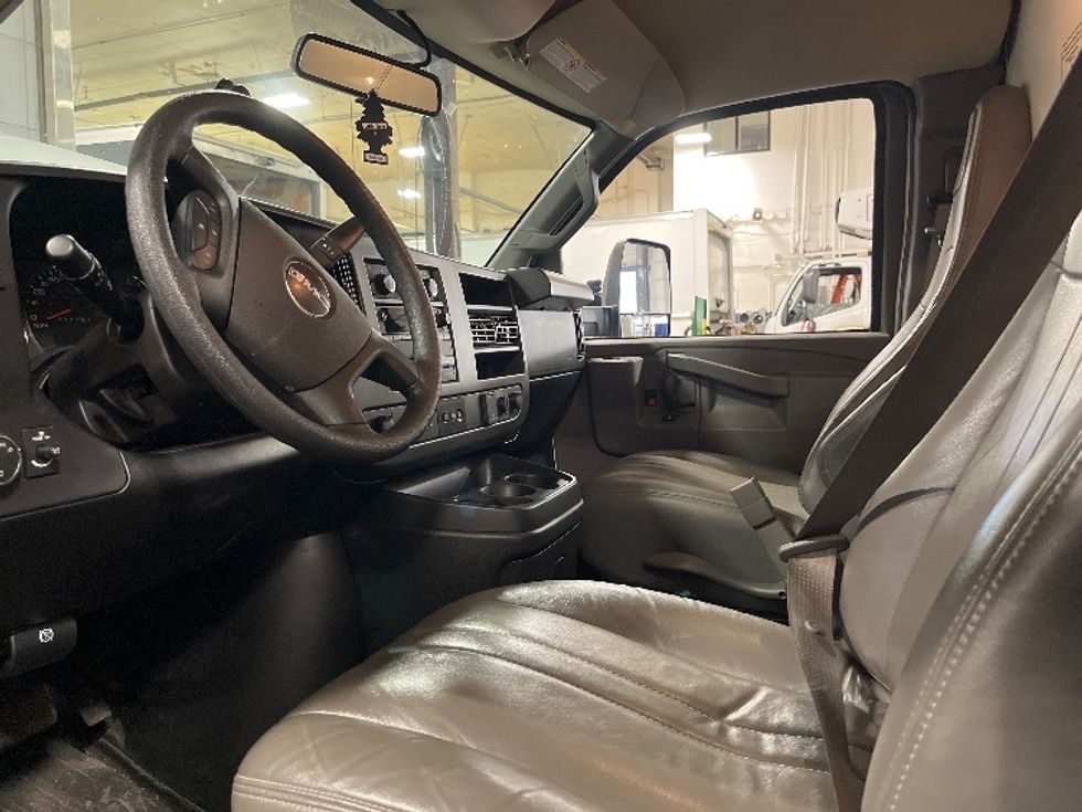 Light Duty Box Truck-Light and Medium Duty Trucks-GMC-2022-Savana G33903-Kearny-NJ-31,038\n\t\tmiles-$ 47,000 - Image 19
