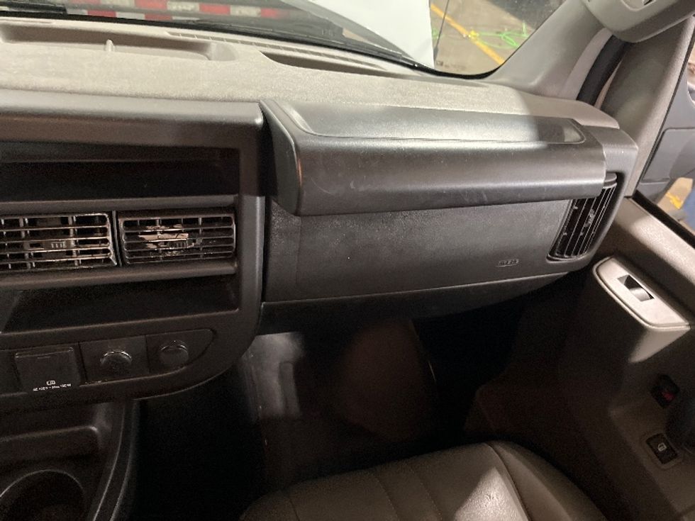 Light Duty Box Truck-Light and Medium Duty Trucks-GMC-2022-Savana G33903-Kearny-NJ-31,038\n\t\tmiles-$ 47,000 - Image 21