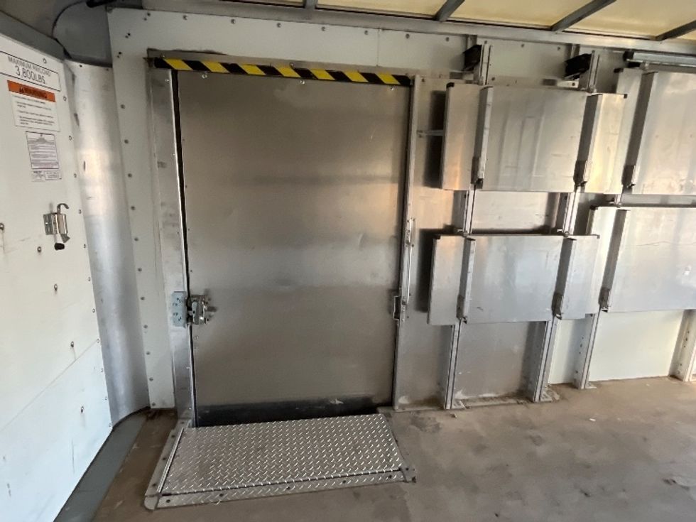 Light Duty Box Truck-Light and Medium Duty Trucks-GMC-2022-Savana G33903-Kearny-NJ-31,038\n\t\tmiles-$ 47,000 - Image 27