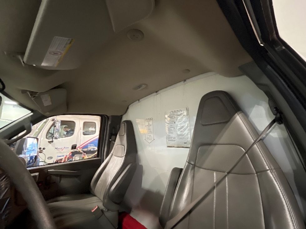 Light Duty Box Truck-Light and Medium Duty Trucks-GMC-2022-Savana G33903-Kearny-NJ-31,038\n\t\tmiles-$ 47,000 - Image 29