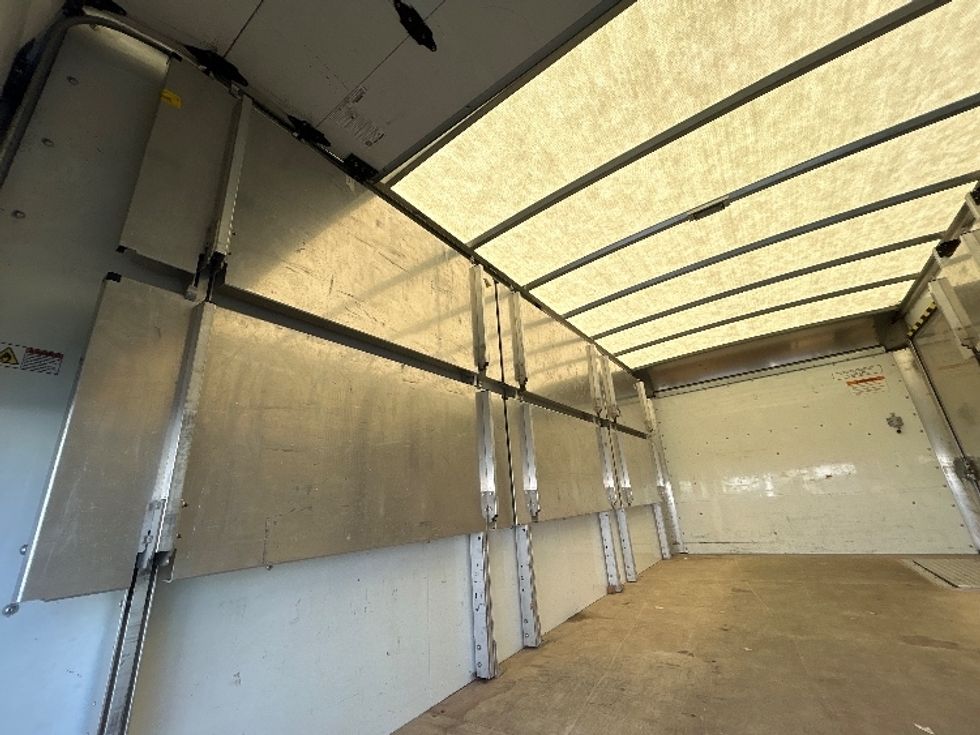 Light Duty Box Truck-Light and Medium Duty Trucks-GMC-2022-Savana G33903-Kent-WA-27,923\n\t\tmiles-$ 44,500 - Image 10