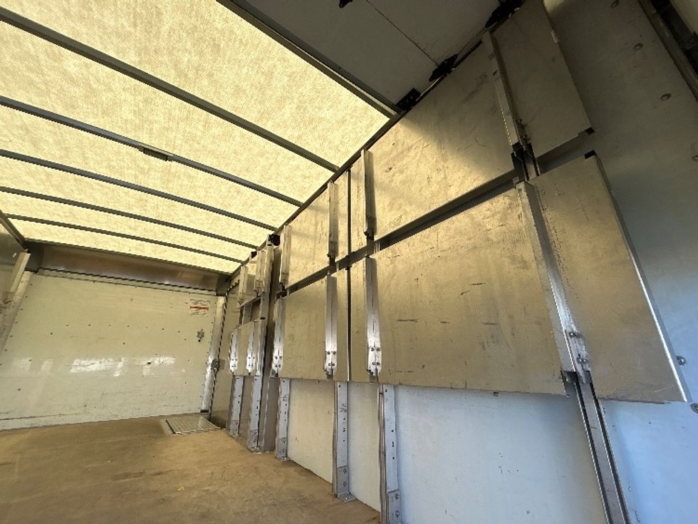 Light Duty Box Truck-Light and Medium Duty Trucks-GMC-2022-Savana G33903-Kent-WA-27,923\n\t\tmiles-$ 44,500 - Image 11