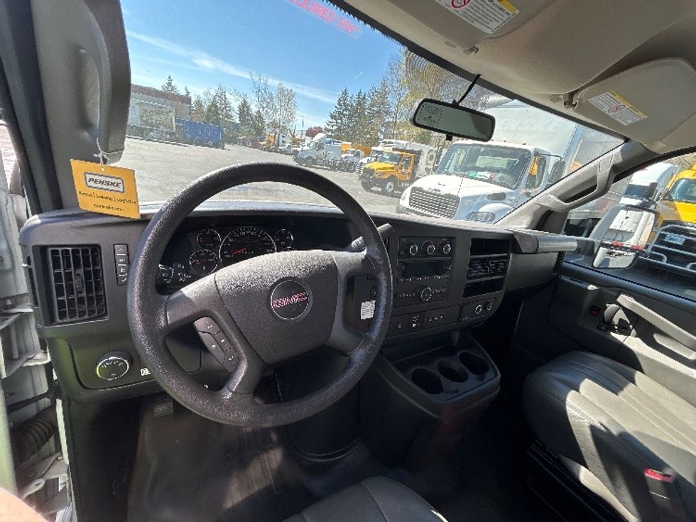 Light Duty Box Truck-Light and Medium Duty Trucks-GMC-2022-Savana G33903-Kent-WA-27,923\n\t\tmiles-$ 44,500 - Image 16
