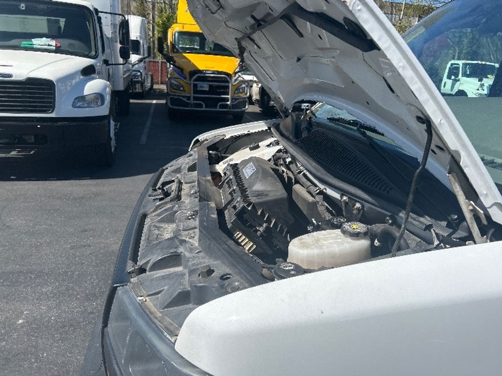 Light Duty Box Truck-Light and Medium Duty Trucks-GMC-2022-Savana G33903-Kent-WA-27,923\n\t\tmiles-$ 44,500 - Image 22