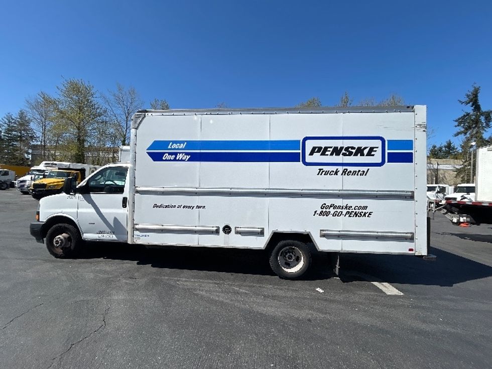 Light Duty Box Truck-Light and Medium Duty Trucks-GMC-2022-Savana G33903-Kent-WA-27,923\n\t\tmiles-$ 44,500 - Image 4