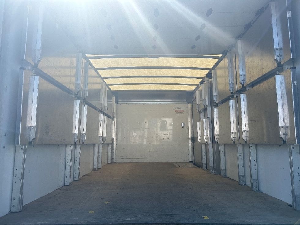 Light Duty Box Truck-Light and Medium Duty Trucks-GMC-2022-Savana G33903-Kent-WA-27,923\n\t\tmiles-$ 44,500 - Image 7