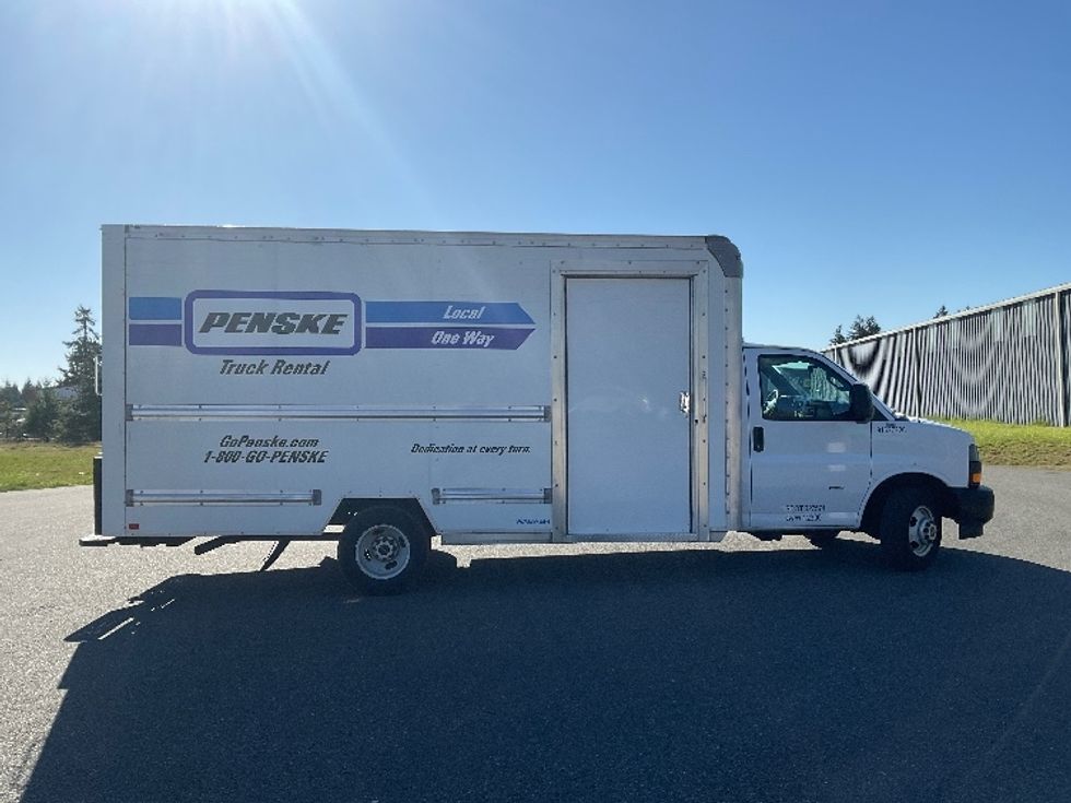 Light Duty Box Truck-Light and Medium Duty Trucks-GMC-2022-Savana G33903-Kent-WA-46,529\n\t\tmiles-$ 42,250 - Image 15