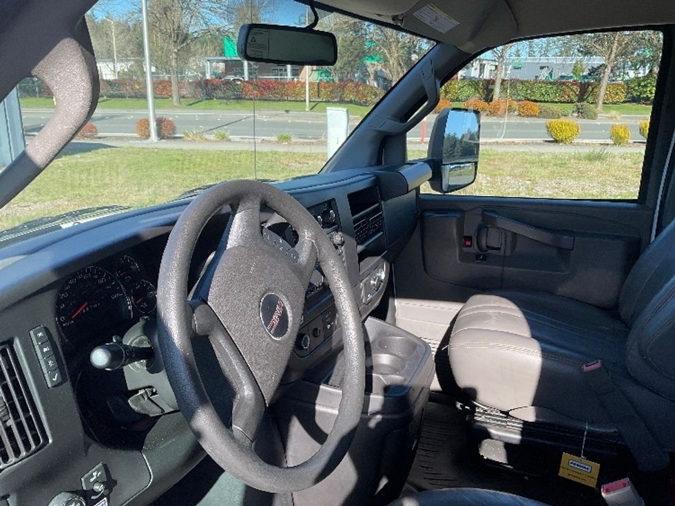 Light Duty Box Truck-Light and Medium Duty Trucks-GMC-2022-Savana G33903-Kent-WA-46,529\n\t\tmiles-$ 42,250 - Image 17