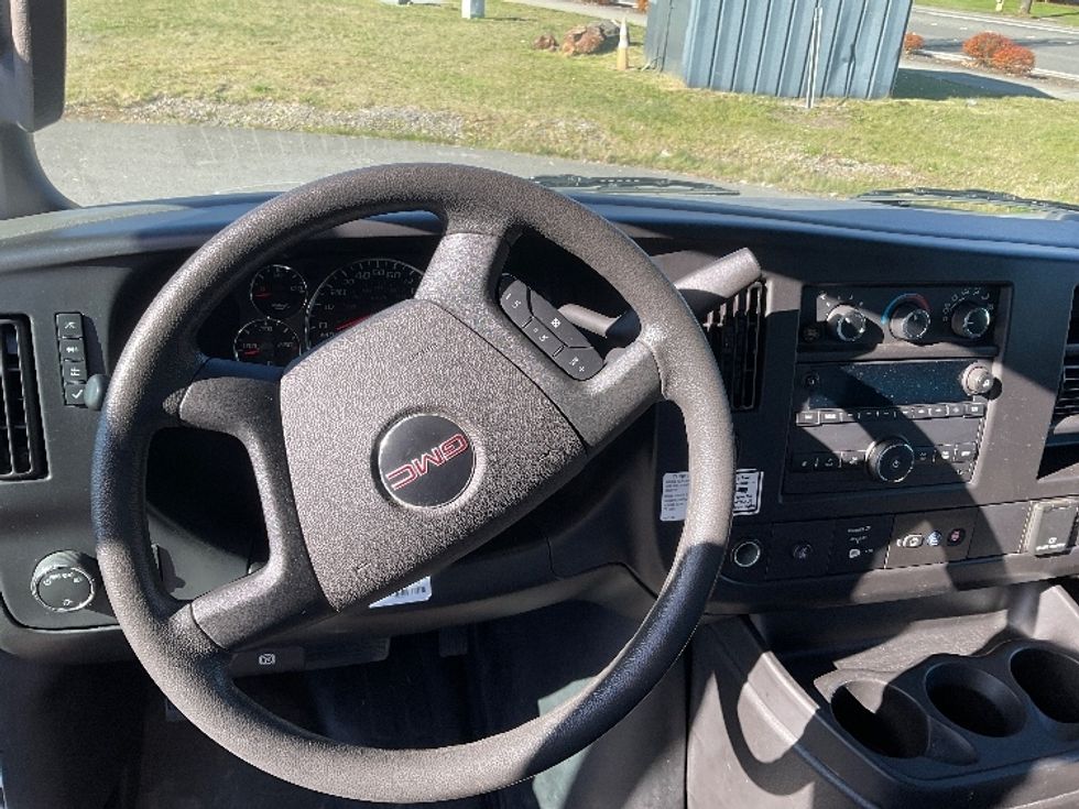 Light Duty Box Truck-Light and Medium Duty Trucks-GMC-2022-Savana G33903-Kent-WA-46,529\n\t\tmiles-$ 42,250 - Image 18