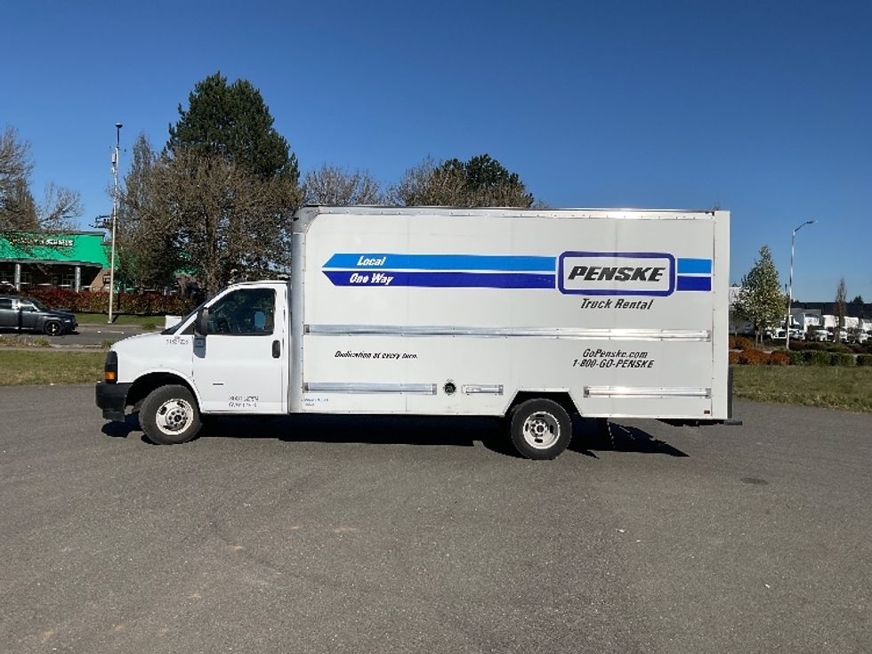 Light Duty Box Truck-Light and Medium Duty Trucks-GMC-2022-Savana G33903-Kent-WA-46,529\n\t\tmiles-$ 42,250 - Image 4