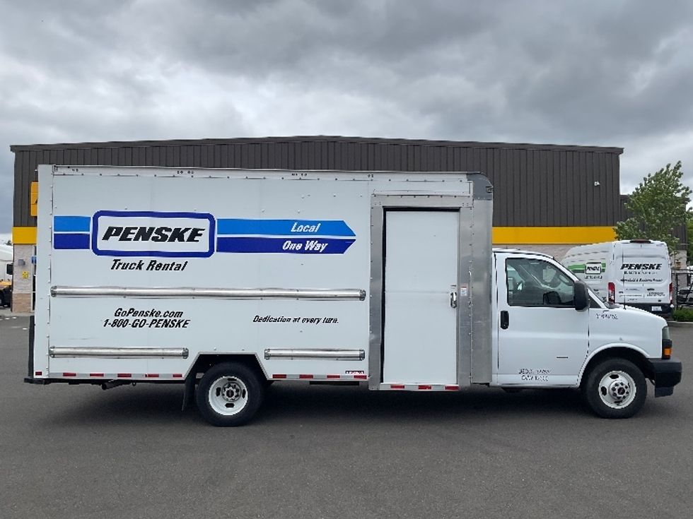 Light Duty Box Truck-Light and Medium Duty Trucks-GMC-2022-Savana G33903-Kent-WA-51,253\n\t\tmiles-$ 32,000 - Image 15
