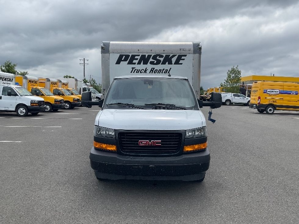 Light Duty Box Truck-Light and Medium Duty Trucks-GMC-2022-Savana G33903-Kent-WA-51,253\n\t\tmiles-$ 32,000 - Image 2