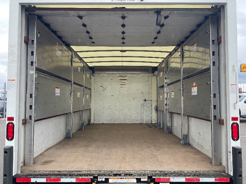 Light Duty Box Truck-Light and Medium Duty Trucks-GMC-2022-Savana G33903-Kent-WA-51,253\n\t\tmiles-$ 32,000 - Image 8