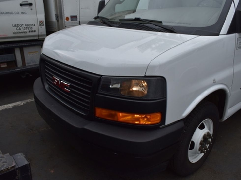 Light Duty Box Truck-Light and Medium Duty Trucks-GMC-2022-Savana G33903-Kent-WA-51,661\n\t\tmiles-$ 34,000 - Image 3