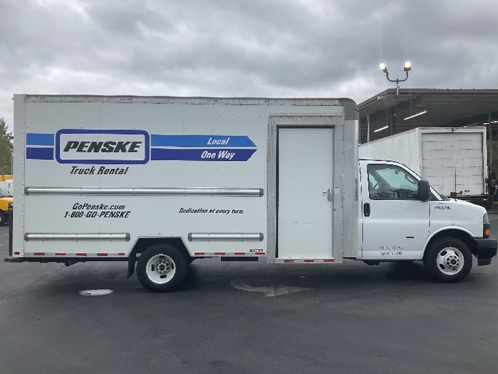 Light Duty Box Truck-Light and Medium Duty Trucks-GMC-2022-Savana G33903-Kent-WA-64,570\n\t\tmiles-$ 33,000 - Image 15