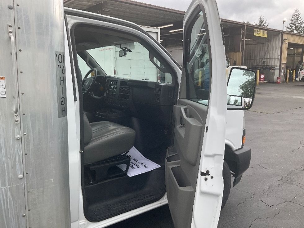 Light Duty Box Truck-Light and Medium Duty Trucks-GMC-2022-Savana G33903-Kent-WA-64,570\n\t\tmiles-$ 33,000 - Image 20