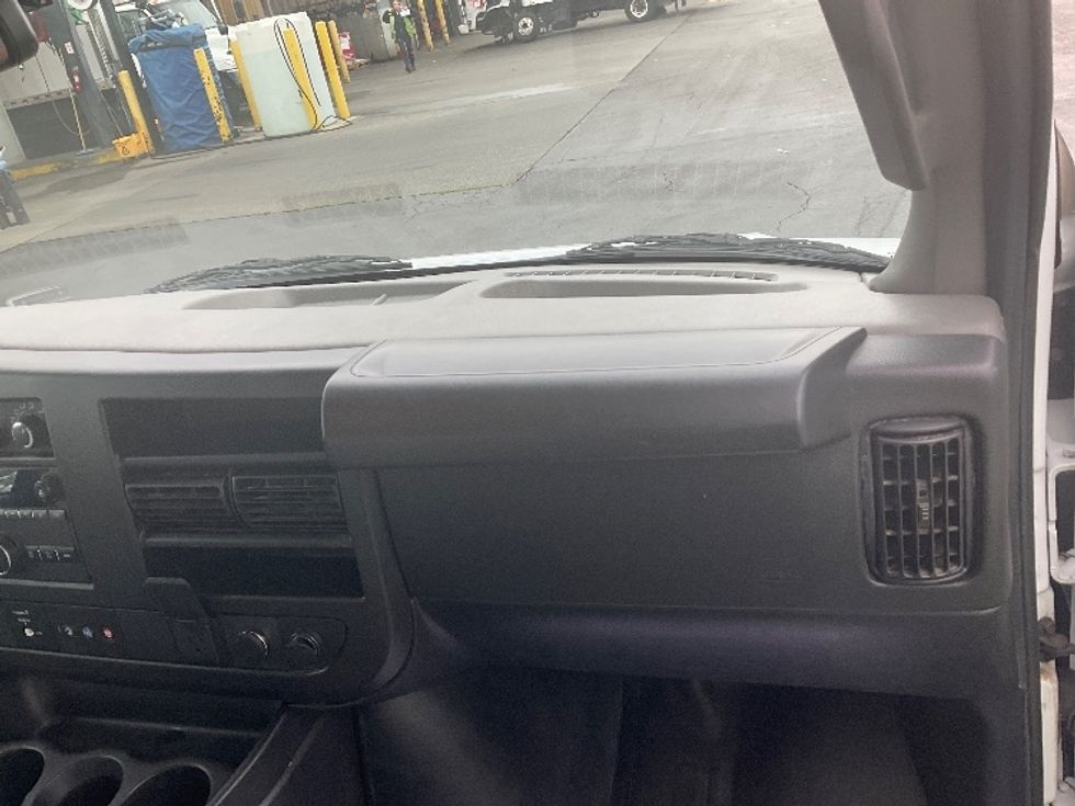 Light Duty Box Truck-Light and Medium Duty Trucks-GMC-2022-Savana G33903-Kent-WA-64,570\n\t\tmiles-$ 33,000 - Image 21
