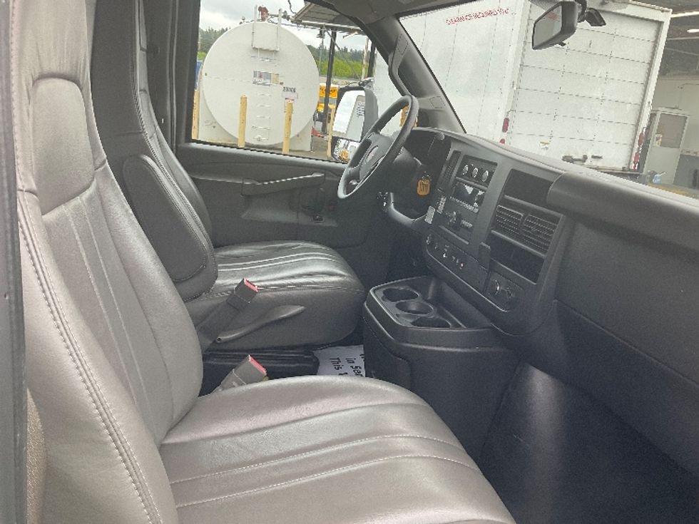 Light Duty Box Truck-Light and Medium Duty Trucks-GMC-2022-Savana G33903-Kent-WA-64,570\n\t\tmiles-$ 33,000 - Image 22