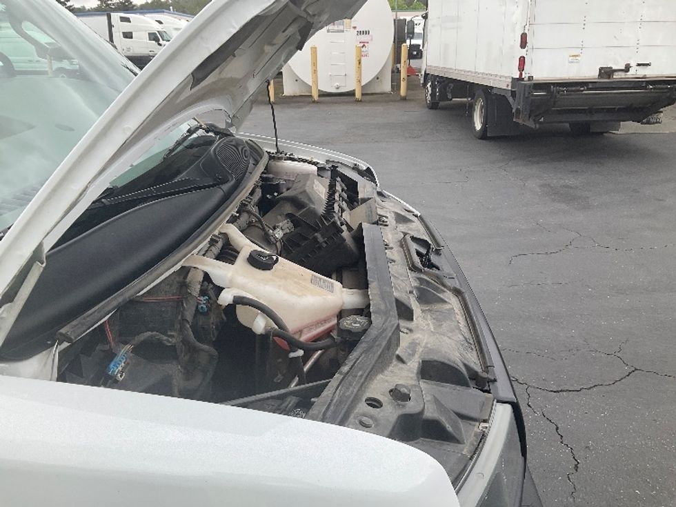 Light Duty Box Truck-Light and Medium Duty Trucks-GMC-2022-Savana G33903-Kent-WA-64,570\n\t\tmiles-$ 33,000 - Image 23