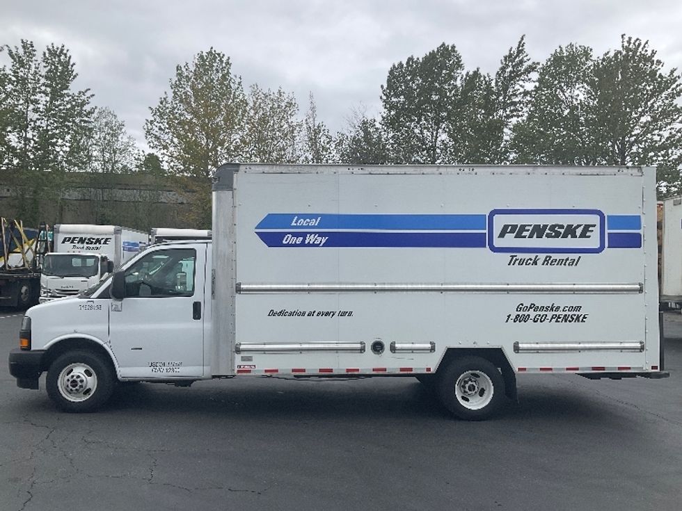 Light Duty Box Truck-Light and Medium Duty Trucks-GMC-2022-Savana G33903-Kent-WA-64,570\n\t\tmiles-$ 33,000 - Image 4