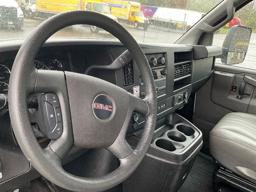 Light Duty Box Truck-Light and Medium Duty Trucks-GMC-2022-Savana G33903-King Of Prussia-PA-20,651\n\t\tmiles-$ 43,500 - Image 18