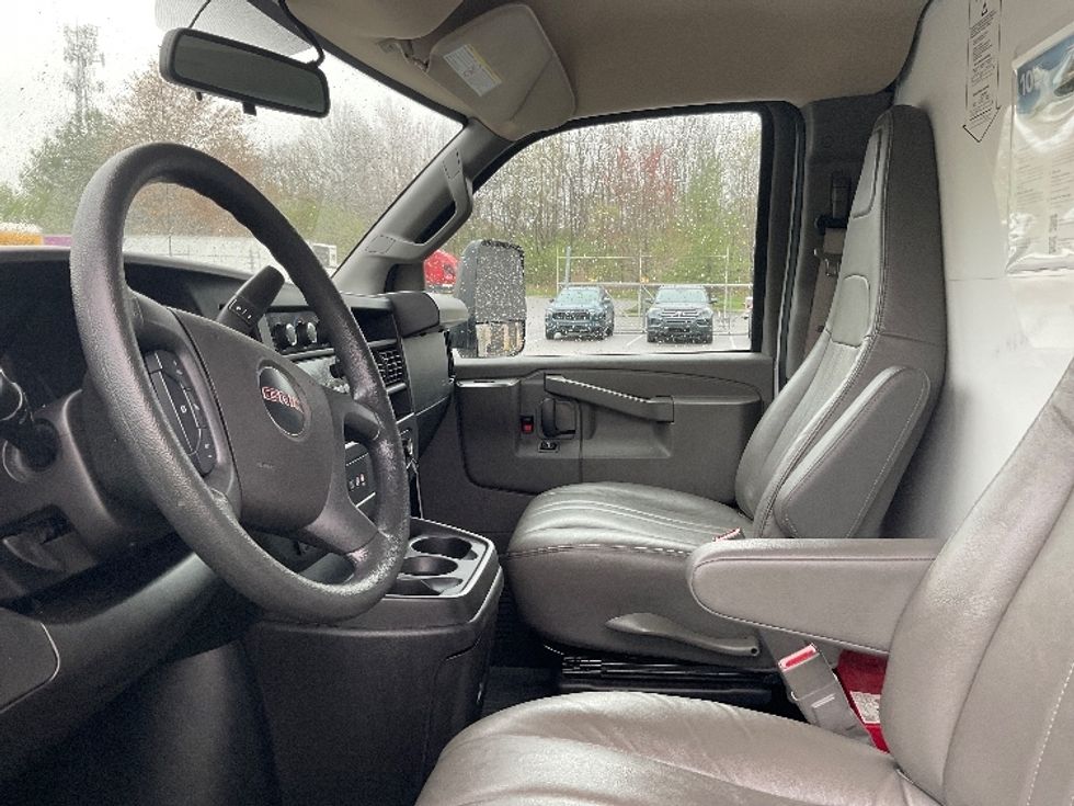 Light Duty Box Truck-Light and Medium Duty Trucks-GMC-2022-Savana G33903-King Of Prussia-PA-20,651\n\t\tmiles-$ 43,500 - Image 19
