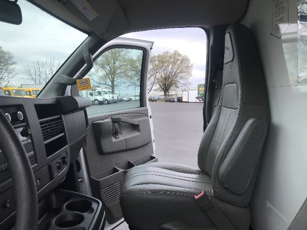 Light Duty Box Truck-Light and Medium Duty Trucks-GMC-2022-Savana G33903-King Of Prussia-PA-28,921\n\t\tmiles-$ 42,500 - Image 19