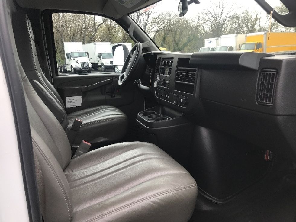 Light Duty Box Truck-Light and Medium Duty Trucks-GMC-2022-Savana G33903-King Of Prussia-PA-28,921\n\t\tmiles-$ 42,500 - Image 22