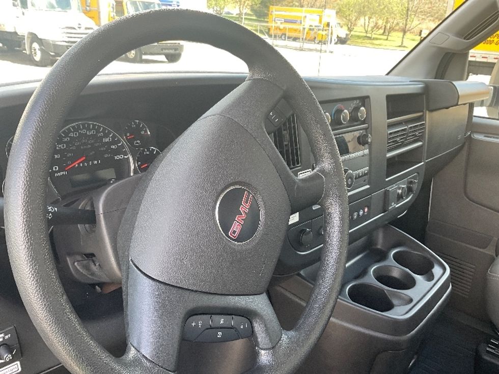 Light Duty Box Truck-Light and Medium Duty Trucks-GMC-2022-Savana G33903-King Of Prussia-PA-29,072\n\t\tmiles-$ 42,500 - Image 17