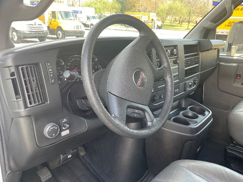 Light Duty Box Truck-Light and Medium Duty Trucks-GMC-2022-Savana G33903-King Of Prussia-PA-29,072\n\t\tmiles-$ 42,500 - Image 16