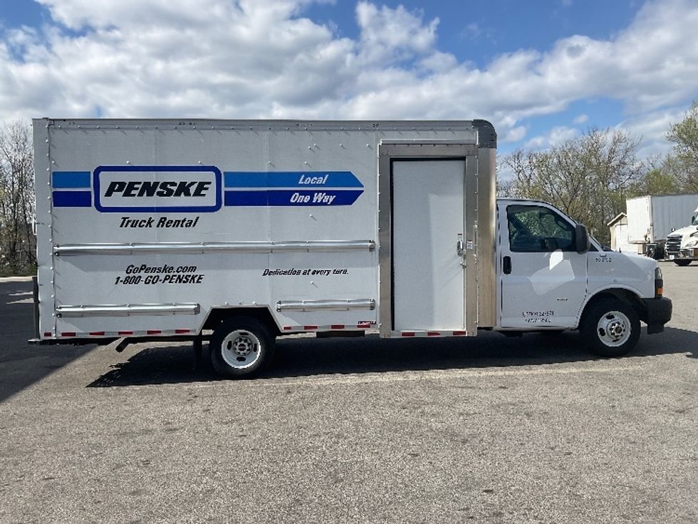 Light Duty Box Truck-Light and Medium Duty Trucks-GMC-2022-Savana G33903-King Of Prussia-PA-29,072\n\t\tmiles-$ 42,500 - Image 15