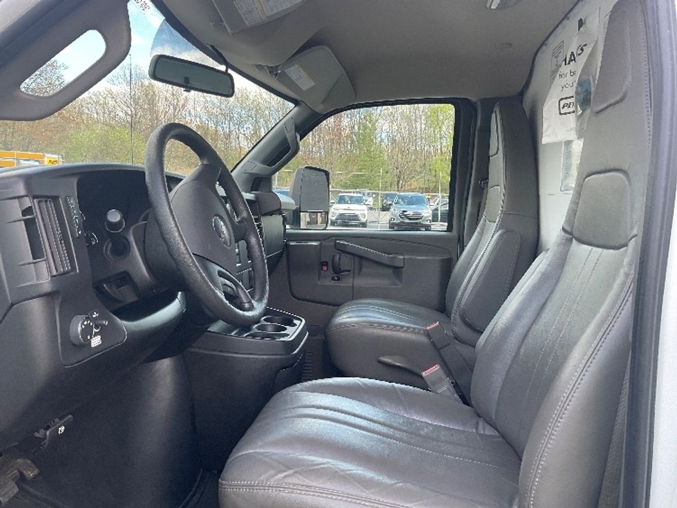 Light Duty Box Truck-Light and Medium Duty Trucks-GMC-2022-Savana G33903-King Of Prussia-PA-29,072\n\t\tmiles-$ 42,500 - Image 19