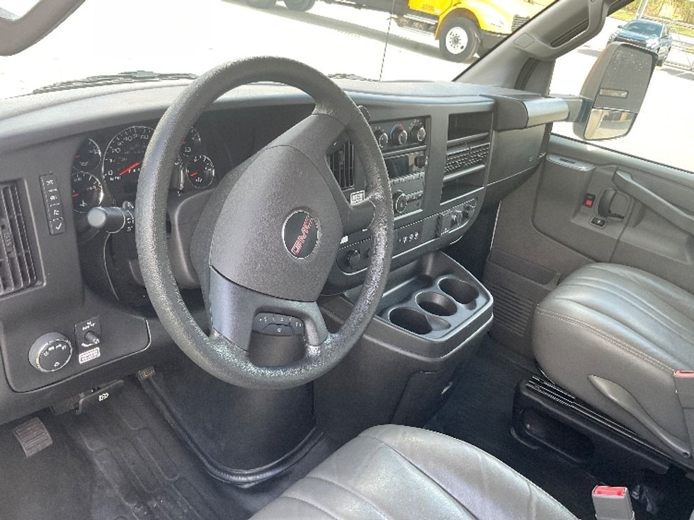 Light Duty Box Truck-Light and Medium Duty Trucks-GMC-2022-Savana G33903-King Of Prussia-PA-29,072\n\t\tmiles-$ 42,500 - Image 18